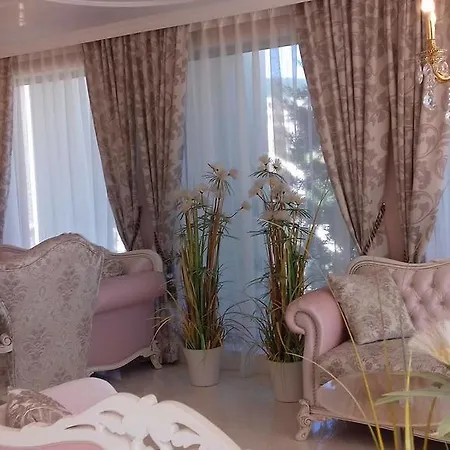 Harmony Suites 10 Apartament *