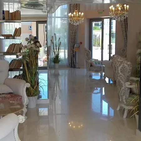 Harmony Suites 10 * Święty Włas
